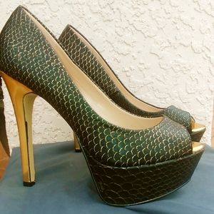 JustFab High Heels, Black n Gold Fish Scale, Never Worn, 8M